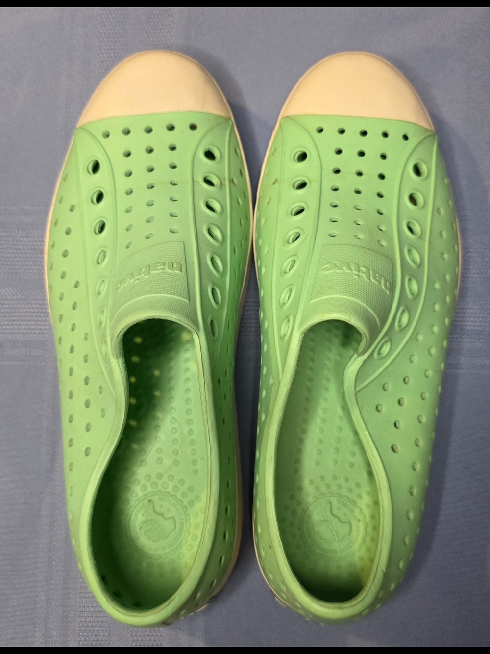 Native Jefferson Slip On Shoes Green White Women's Size 7 Waterproof Lightweight